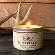 Load image into Gallery viewer, Scented soy wax candle with wood wick