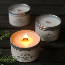 Load image into Gallery viewer, Scented soy wax candle with wood wick