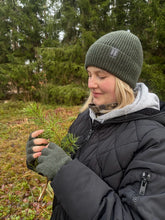 Lade das Bild in den Galerie-Viewer, Kaschmir-Mütze & Woll-Fingerstulpen