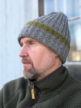 Load image into Gallery viewer, Hand-knitted wool beanie, several colours