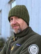 Load image into Gallery viewer, Hand-knitted wool beanie, several colours