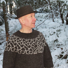 Load image into Gallery viewer, Knitting pattern – Linnansaari wool sweater
